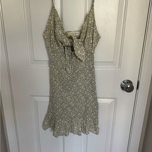 Women’s cutout shape fitting dress